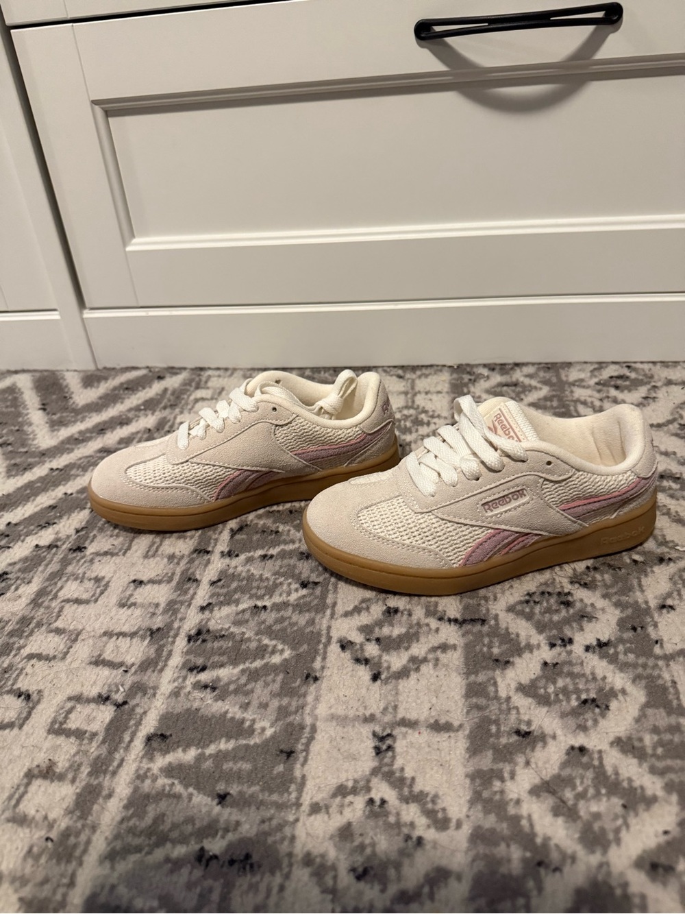 Reebok Girls Cream Pink Gum Sole Sneakers Little Kids Size 12